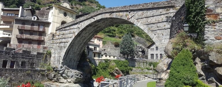 Roemische Brucke in Pont Siant Martin - Die Roemer in Aosta Tal