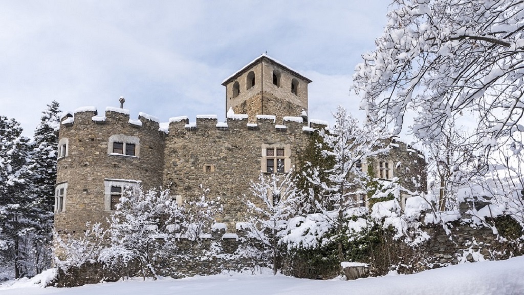 Schloss Introd