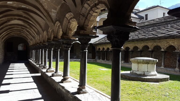 Stiftkirche Heiligen Ursus Aosta Sehenswurdigkeiten