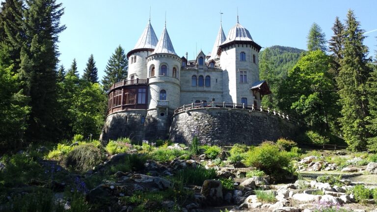 Schloesser Aostatal - Schloss Savoyen